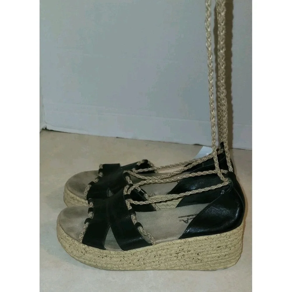 Sbicca Espadrille Womens 9M Black Round Toe Laced Up Wedge Heel Casual Suede‎